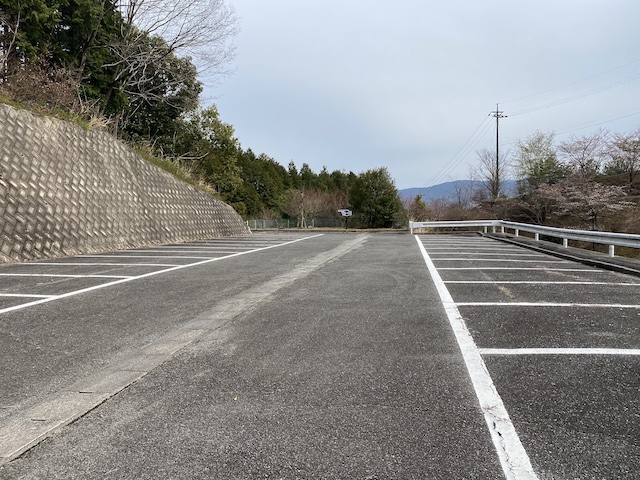 黒瀬斎場（東広島市）駐車場