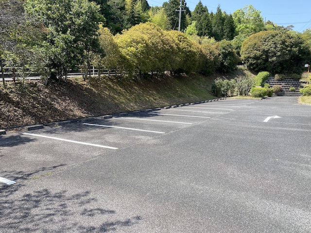 東広島市　安芸津斎場　駐車場