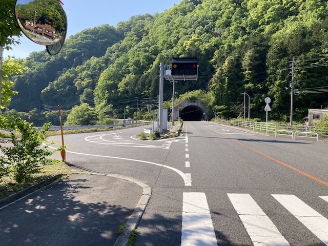 国道191号線　発坂トンネル手前