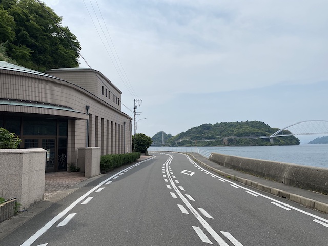 呉市豊火葬場　外観及び瀬戸内海の風景