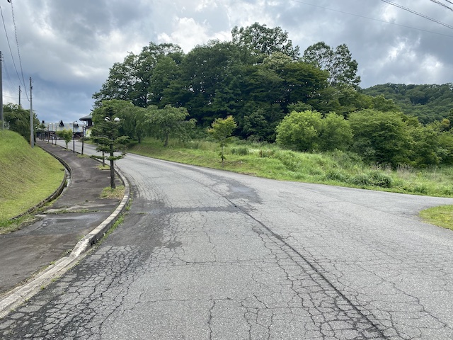 芸北オークガーデン手前　北広島町火葬場浄寿苑入口