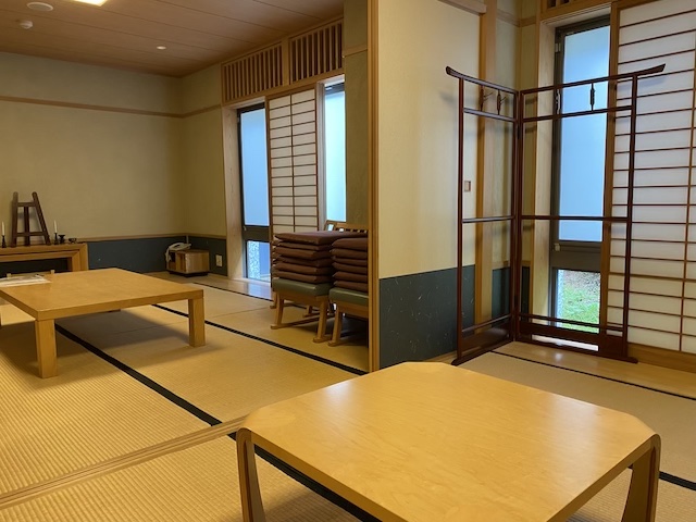 西風館 親族控室